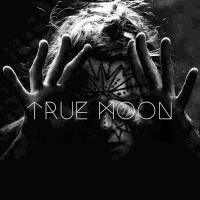 True Moon - S/T Lp Black i gruppen VI TIPSAR / Bengans Personal Tipsar / PANGbrudar hos Bengans Skivbutik AB (2100230)