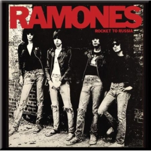 Ramones - FRIDGE MAGNET: ROCKET TO RUSSIA i gruppen ÖVRIGT / MK Test 7 hos Bengans Skivbutik AB (4225948)