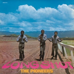 The Pioneers - Long Shot i gruppen VI TIPSAR / Julklappstips Vinyl hos Bengans Skivbutik AB (4258061)