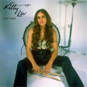 Liv Kitty - Easy Tiger i gruppen VI TIPSAR / Fredagsreleaser / Fredag den 20:e september 2024 hos Bengans Skivbutik AB (5521780)
