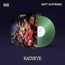Katseye - Sis (Soft Is Strong) (Vinyl) i gruppen Minishops / K-Pop Minishops / Katseye hos Bengans Skivbutik AB (5562320)