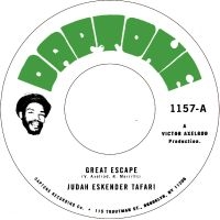 Tafari Judah Eskender - Great Escape B/W Bezos Vs. Musk i gruppen VINYL / Kommande / Reggae hos Bengans Skivbutik AB (5563169)