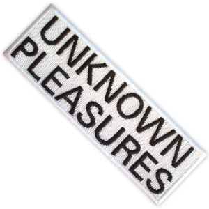 Joy Division - Unknown Pleasures Text Woven Patch i gruppen MERCHANDISE / Tygmärke / Pop-Rock hos Bengans Skivbutik AB (5565586)