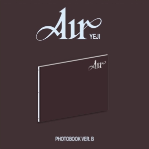 Yeji - Air (Photobook B Ver.) i gruppen CD / K-Pop,Pop-Rock hos Bengans Skivbutik AB (5586864)