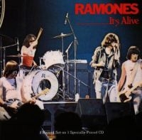 RAMONES - IT'S ALIVE i gruppen VI TIPSAR / Julklappstips CD hos Bengans Skivbutik AB (589117)