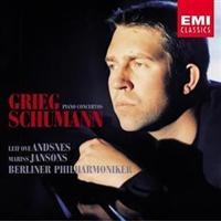 LEIF OVE ANDSNES/MARISS JANSON - GRIEG & SCHUMANN: PIANO CONCER i gruppen VI TIPSAR / Julklappstips CD hos Bengans Skivbutik AB (625625)